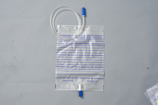Economic Urine Bag Push Pull Valve