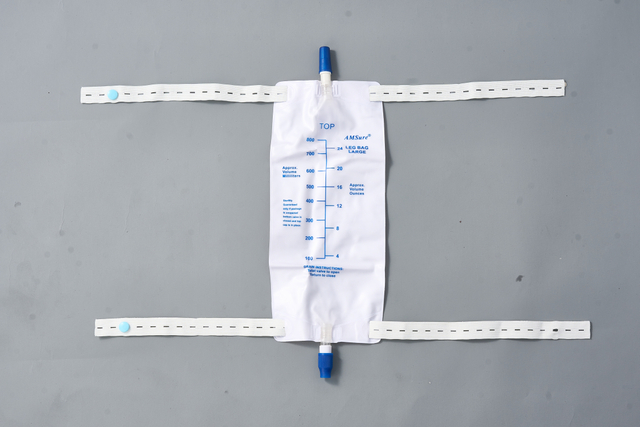 Leg Bag with Screw Valve